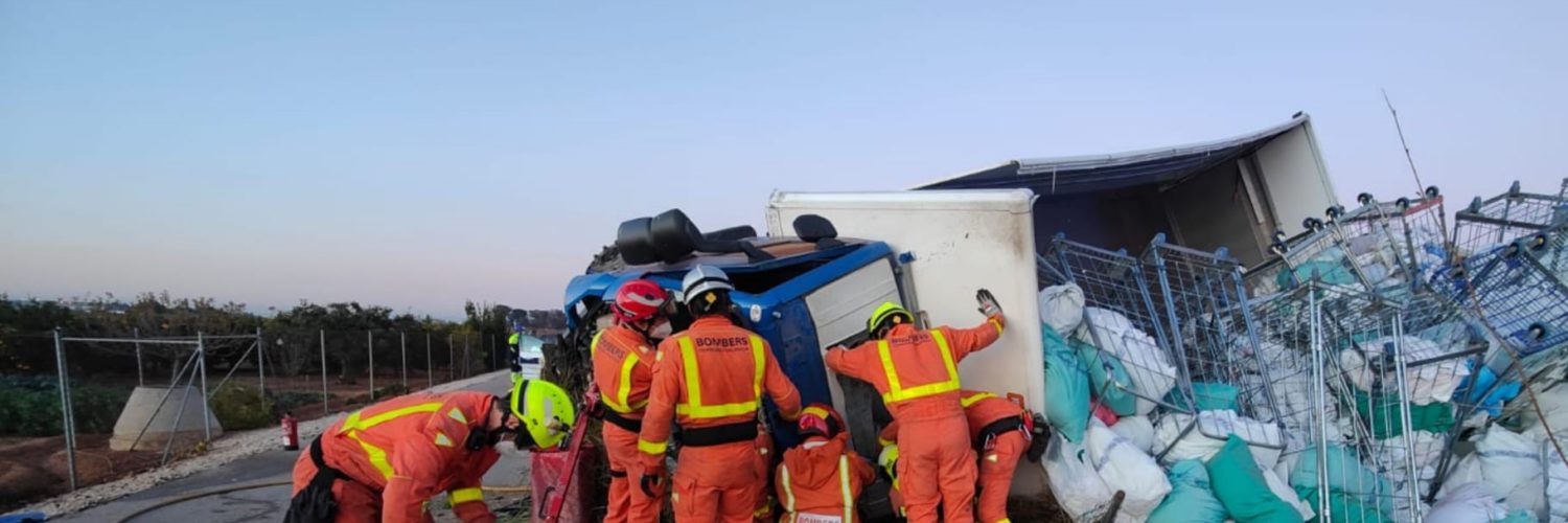 bomberos excarcelando en un incidente